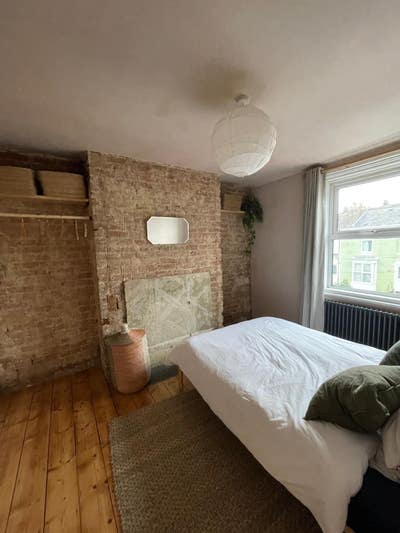 Sunny Room for 3 Months – LGBTQIA+ Friendly Main Photo