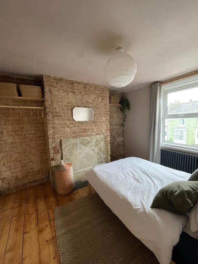 Sunny Room for 3 Months – LGBTQIA+ Friendly Main Photo
