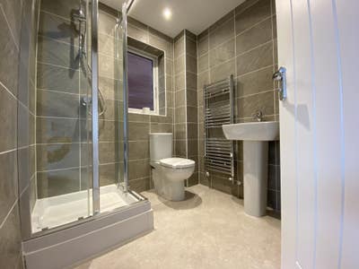 Ensuite room available immediately Main Photo