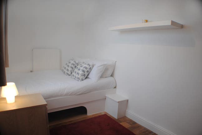 Lovely En-suite  Main Photo