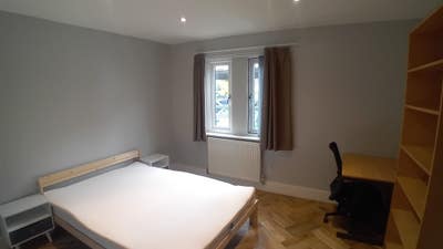 Room in 2 bed house in green area (Jesmond Dene) Main Photo