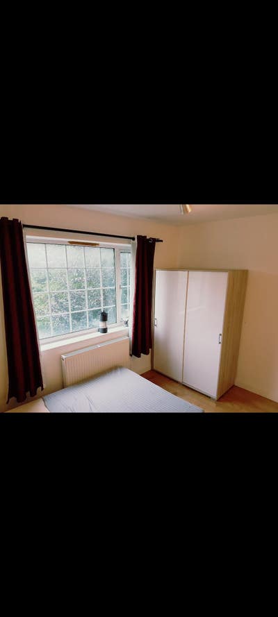 Large double room beautiful lighting. Ready now Main Photo