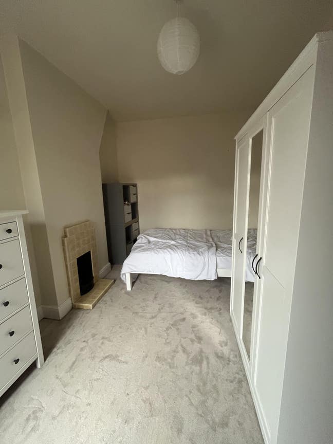 Double bedroom in Chorlton, furnished  Main Photo