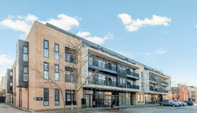 Spacious one double bedroom apartment  Main Photo