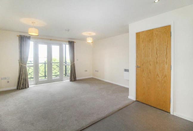 Double En-Suite Room Opposite Bedford Hospital  Main Photo