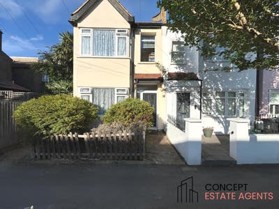 2 Bed House on Gore Road, Raynes Park, SW20 Main Photo