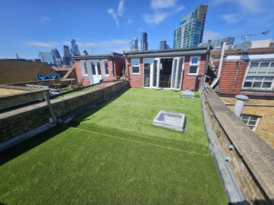 2 bedroom flat with roof terrace Main Photo
