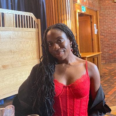 cool, hot & funny person wants a room :) Main Photo