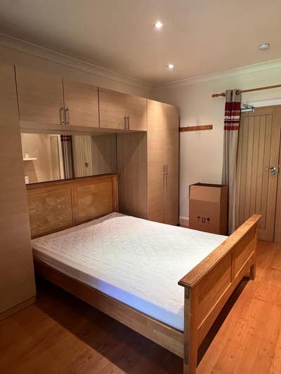 Self Contained Modern Studio Flat Main Photo