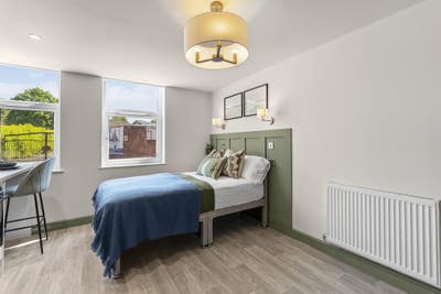 Stunning Rooms in Woods Lane - Move in Ready!  Main Photo