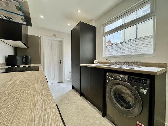 Stunning En-Suite Rooms All Bills & Int INC Main Photo
