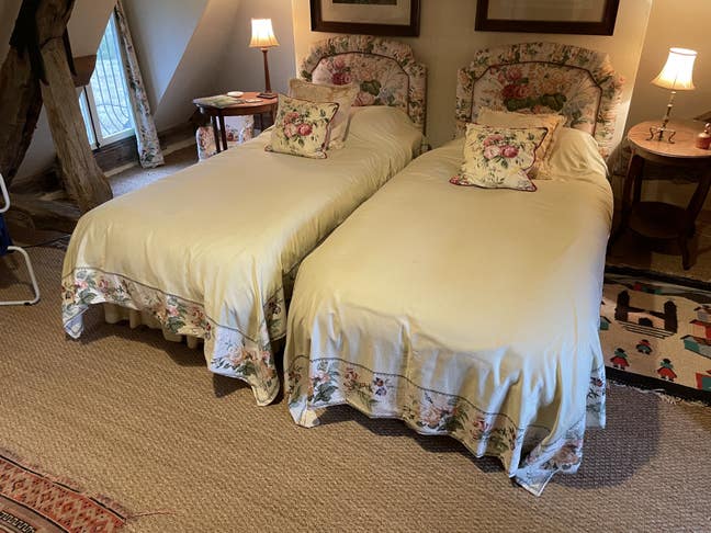 Double bedroom with bathroom available  Main Photo