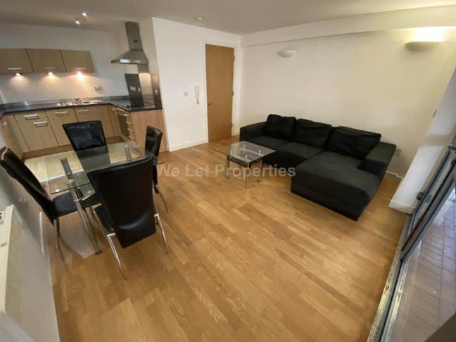 Single room near city center Main Photo