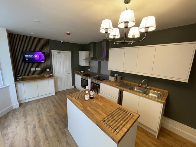 Luxury Ensuite rooms - All bills incl. Echo Square Main Photo