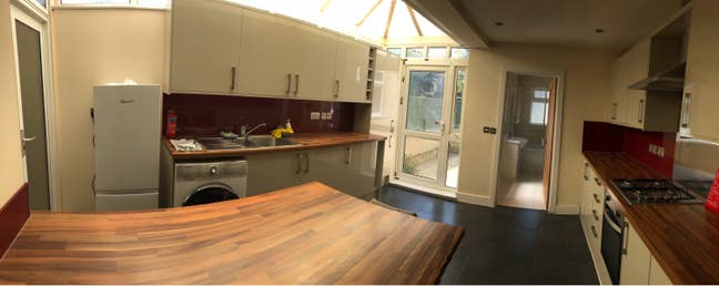 **Excellent rooms by Uni & train station**  Main Photo