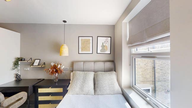 Newly Refurbished with En-suites and Kitchenettes! Main Photo