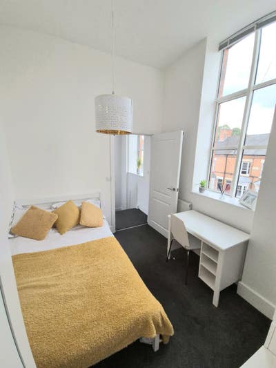 Double Room and Single Close to University. Main Photo