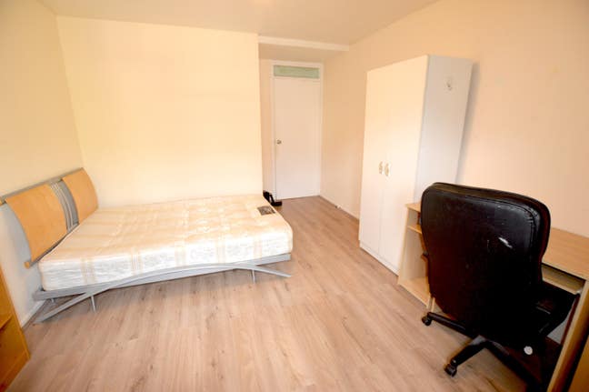 4-bed split-level flat just 10 mins Kingscross Main Photo