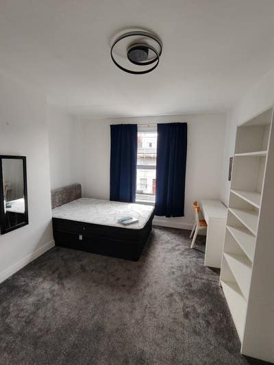 Bills included Double bedroom fully furnished Main Photo