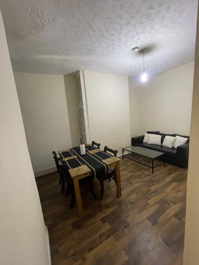 3 bedroom located in m14 Main Photo
