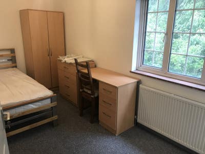 Lovely En-suite room Academics & Professionals Main Photo