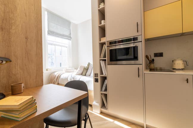 Luxury Ideal for Students- Available in September  Main Photo
