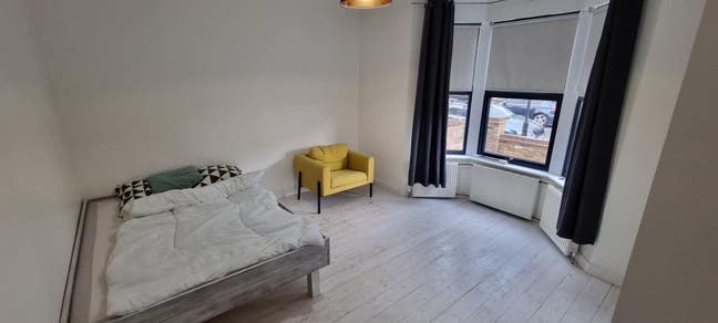 1 Room in Shared Property  Main Photo