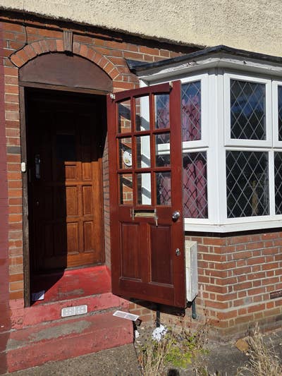 Delightful, bright 2 bed House in Norbury Main Photo