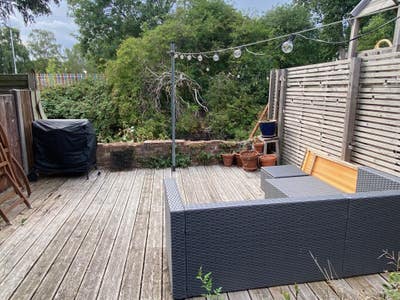 Whole 1-bed flat with garden overlooking river Main Photo