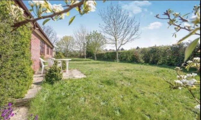 2 bedrooms available in shared bungalow  Main Photo