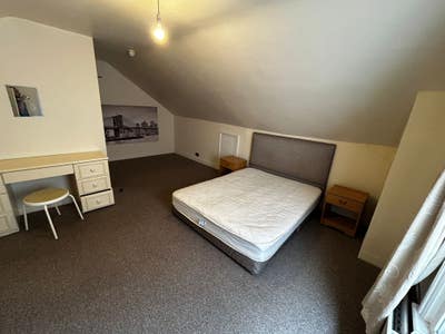 Double loft room for rent. Main Photo