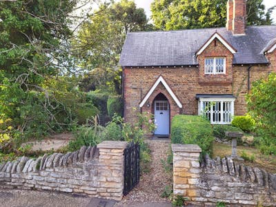 Self Contained annex, Grade II listed house Sywell Main Photo