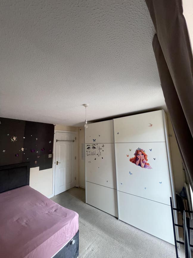Double room available for rent now. Main Photo