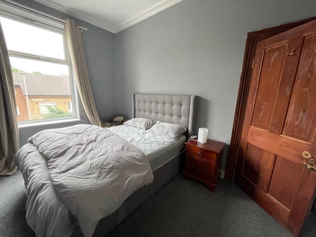 Large room with a king size bed available from Sep Main Photo
