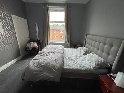 Large double room in Gateshead with king size bed Main Photo
