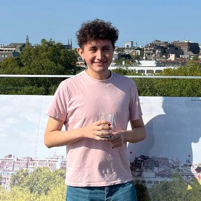 Postgraduate student looking for a short term room Main Photo