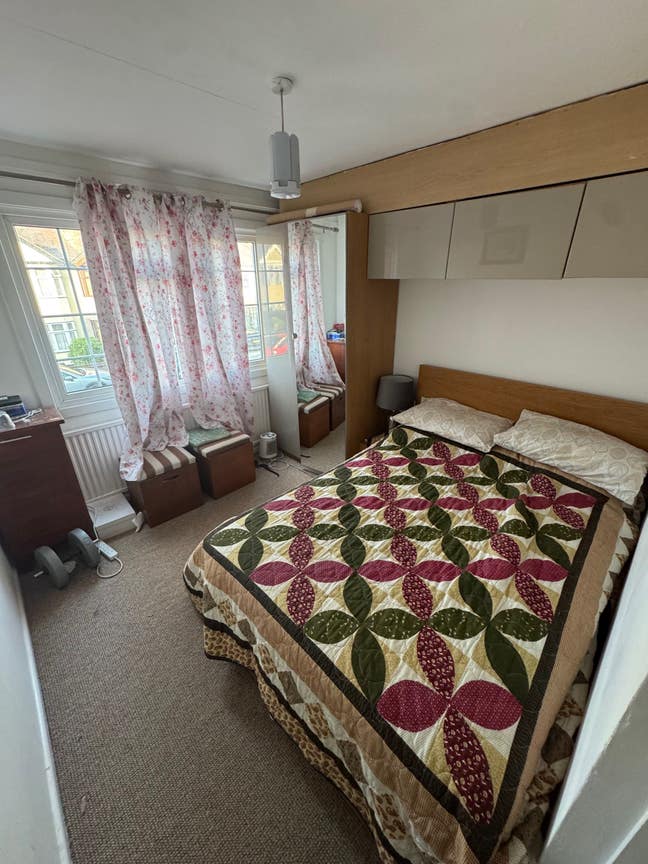 Two bedrooms in spacious Seven King’s home!  Main Photo