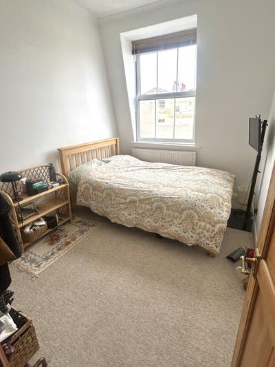 Bright Double Room in 2 Bed Flat Main Photo