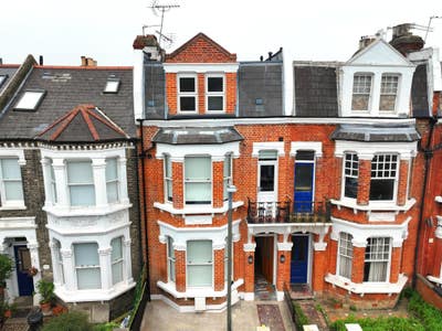 Luxury two bed flat in Putney Main Photo