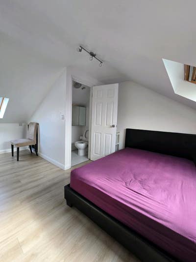 Cozy and modern double bedroom Main Photo
