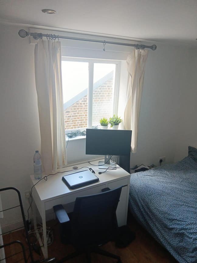 Room for Rent in Prime London Location - 1 month Main Photo