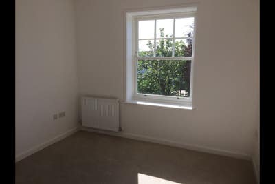 Double Room with Private Bathroom - SE25 Main Photo