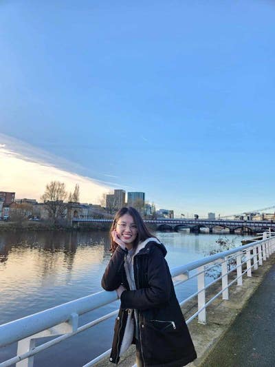 Looking for 2 single/double rooms in a female flat Main Photo