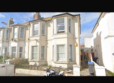 2 furnished rooms available  Main Photo