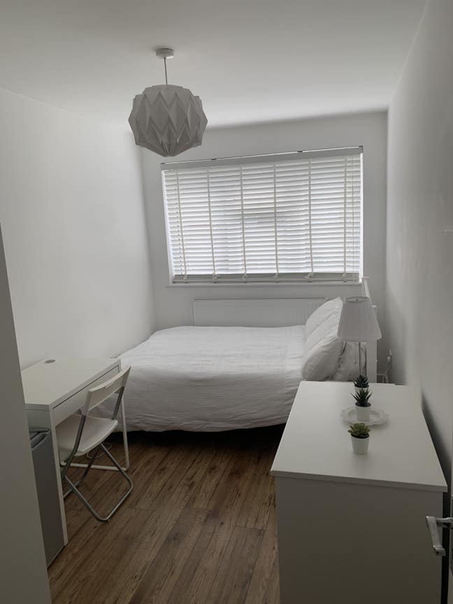 Modern bright double room  Main Photo