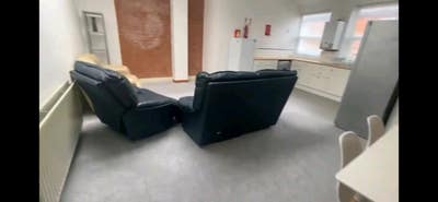 1 Double bedroom available in city center  Main Photo