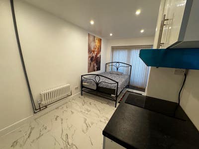 A specious studio for couple or single. Main Photo