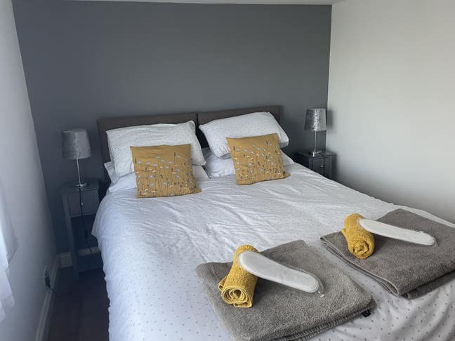 One bedroom self contained property Main Photo