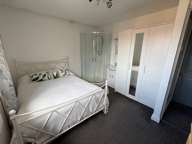Double room in upmarket area of Northampton Main Photo