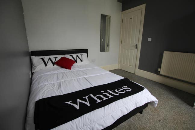 Large Room Available Now Main Photo